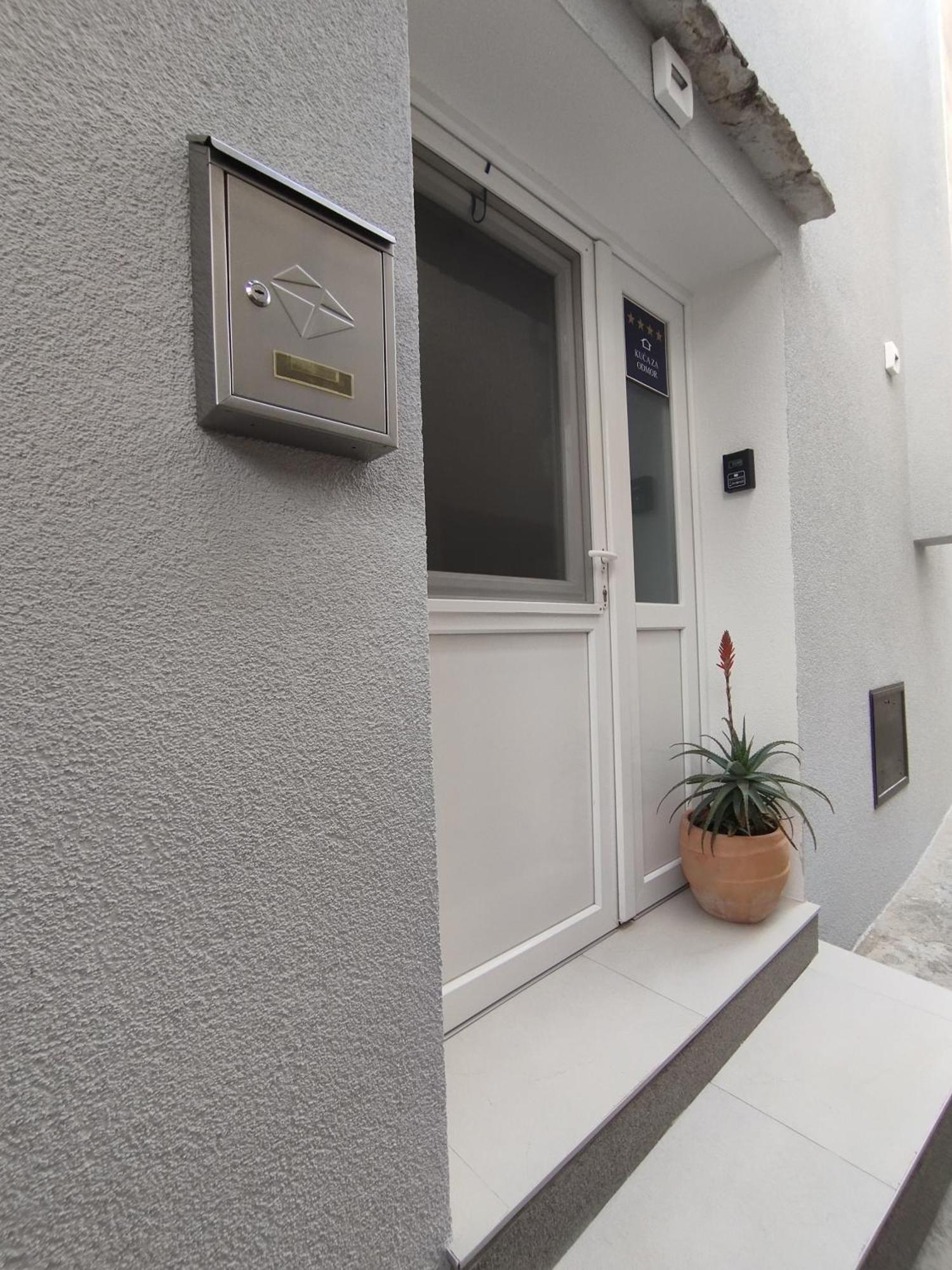 Kuca Za Odmor Eni **** Villa Šibenik Dış mekan fotoğraf
